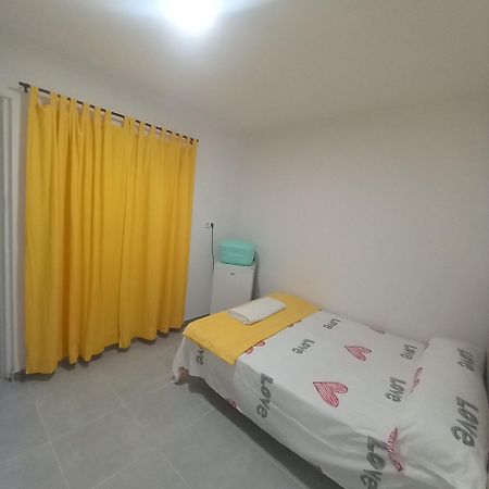 Hiromi Room Calle Julio Antonio Alicante Buitenkant foto